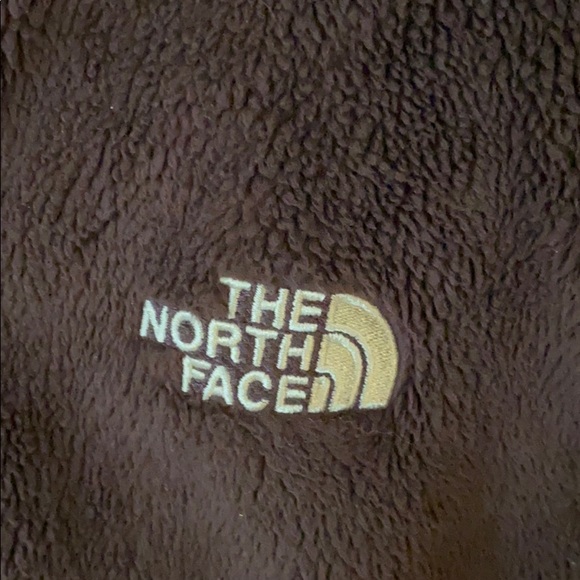 Dark plum North Face fleece jacket - Picture 4 of 5